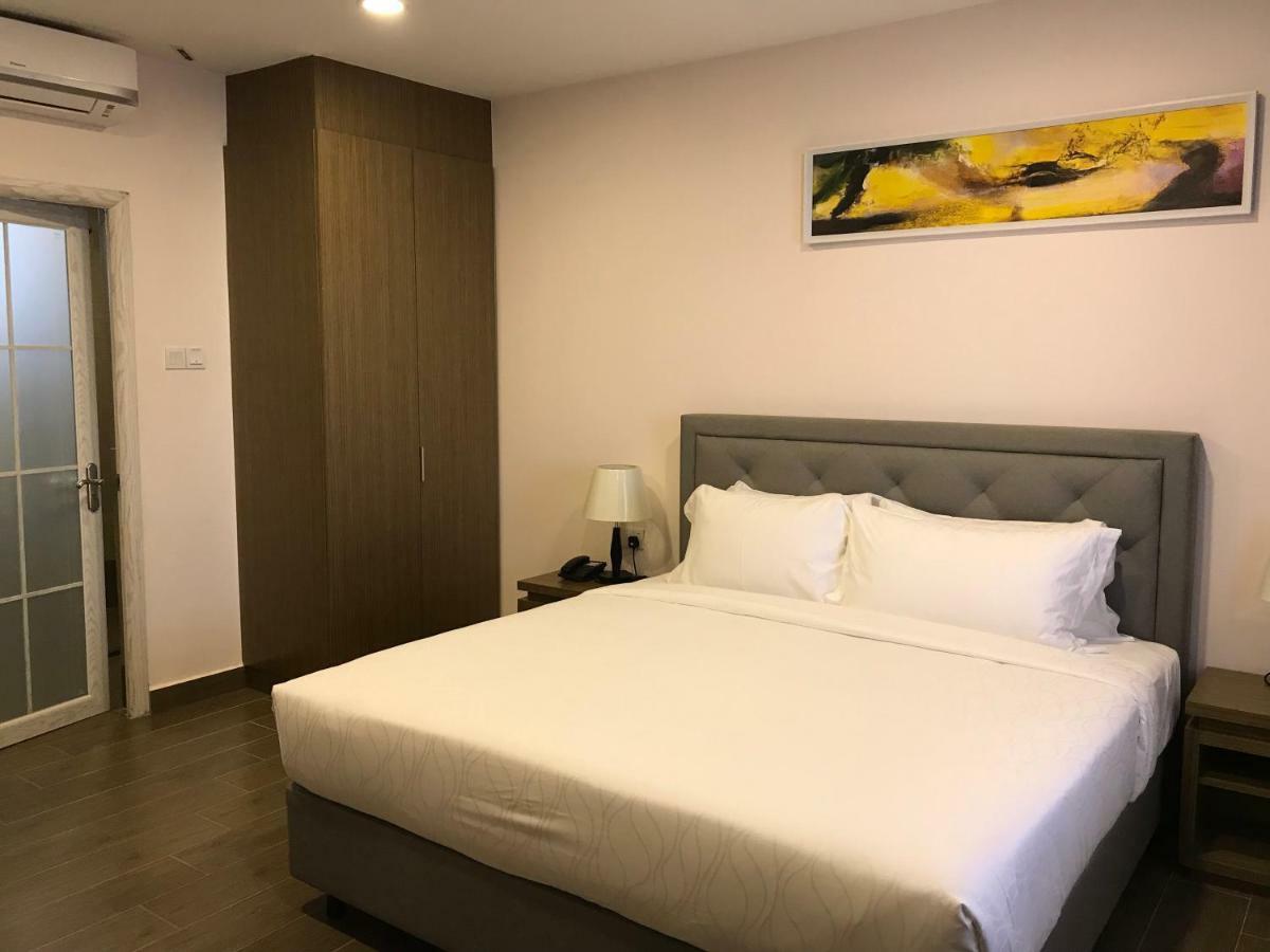 Lotus Seaview Beach Resort, Pengerang Kampung Sungai Rengit Esterno foto