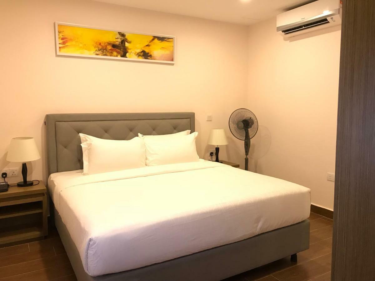 Lotus Seaview Beach Resort, Pengerang Kampung Sungai Rengit Esterno foto