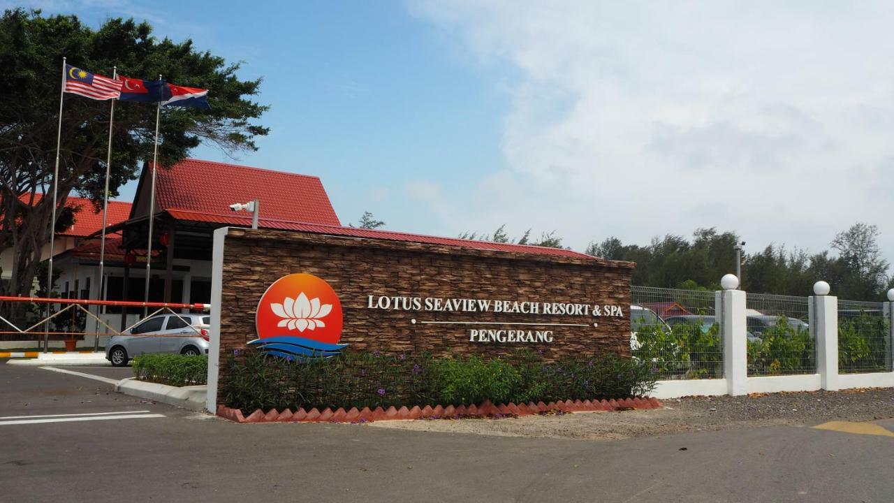 Lotus Seaview Beach Resort, Pengerang Kampung Sungai Rengit Esterno foto