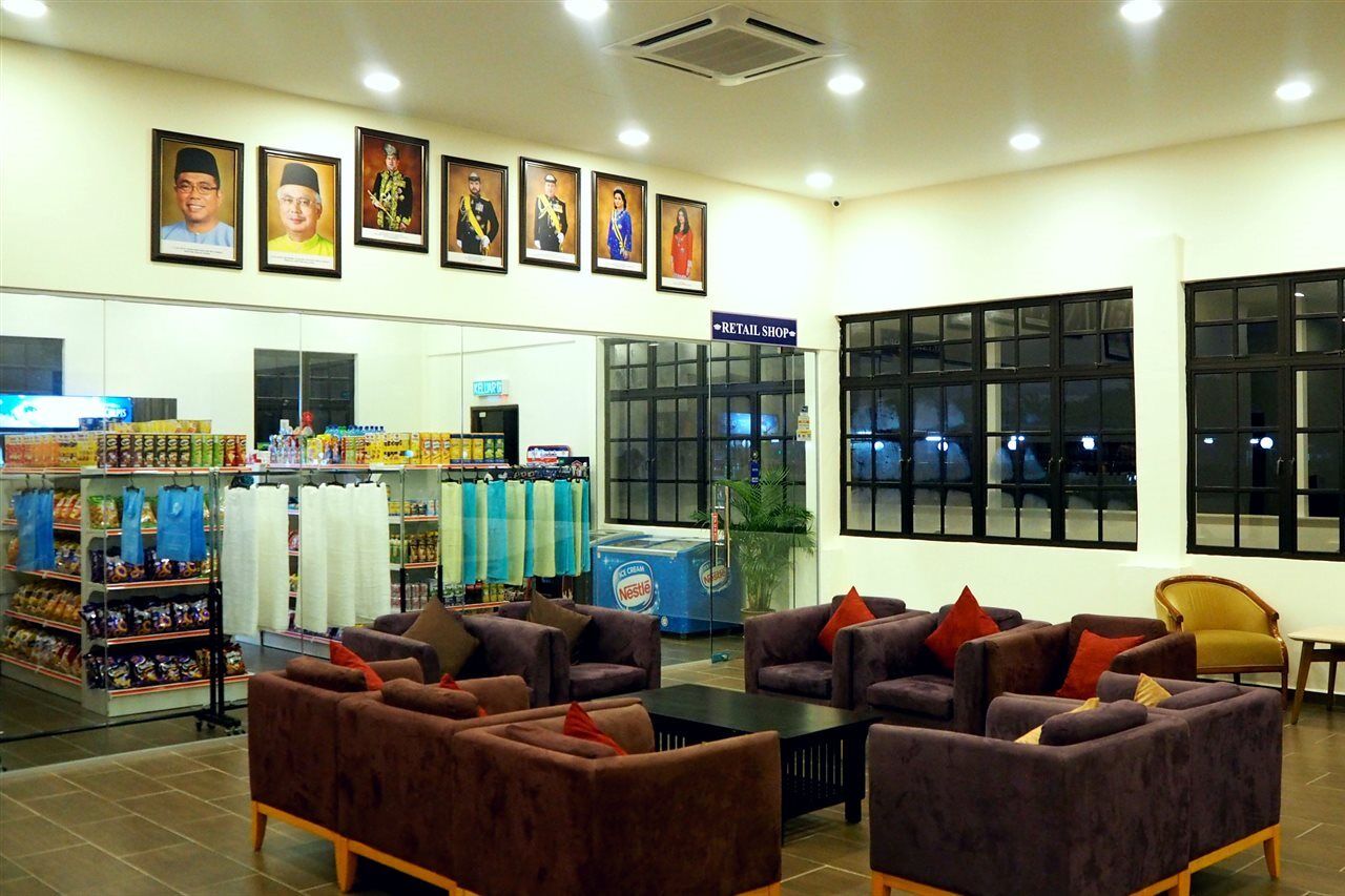 Lotus Seaview Beach Resort, Pengerang Kampung Sungai Rengit Esterno foto
